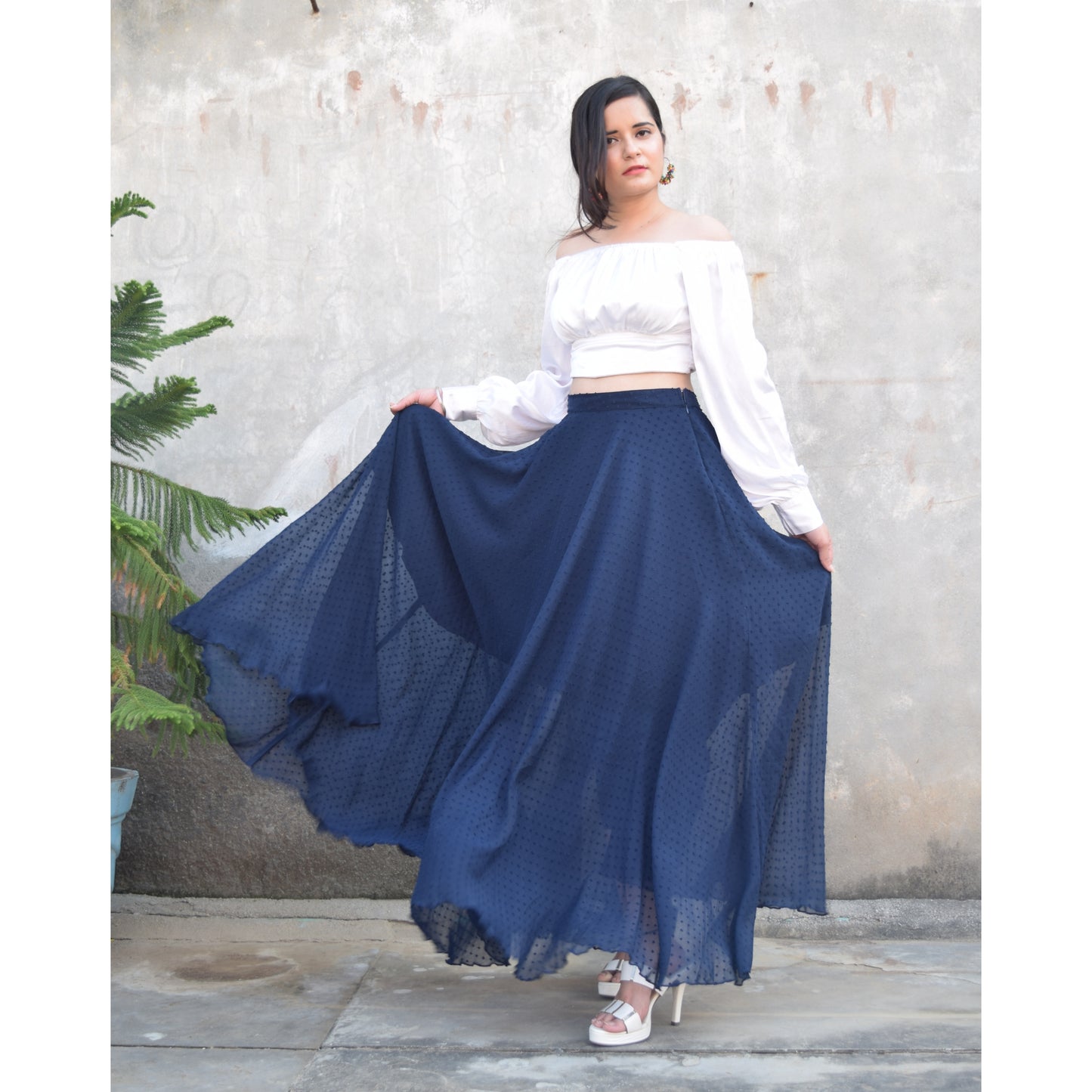 Product Description


Fabric -Chiffon 


Pattern - Solid boota 

Length - Maxi

Product details - 
• Navy blue • Solid boota • Maxi skirt • A-line skirt • Partially Solid navy blue long flared skirt